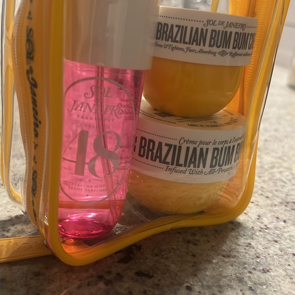 Sol De Janeiro Travel kit with bag Custom - Picture 2 of 7